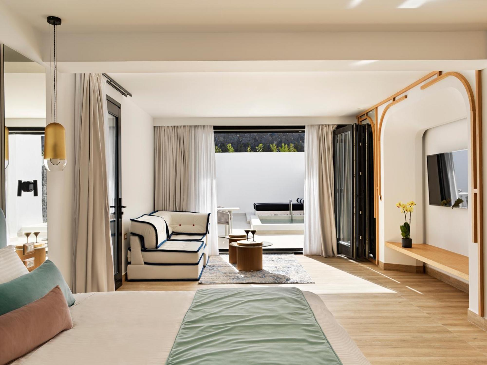 Ξενοδοχείο Cresanto Luxury 5*