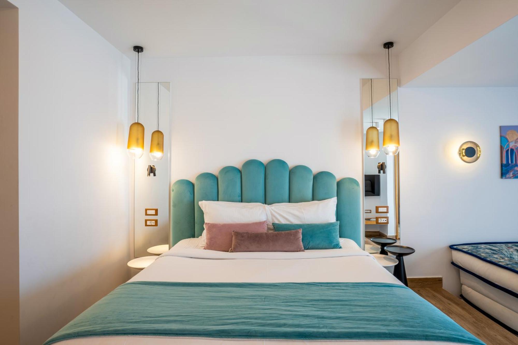 Ξενοδοχείο Cresanto Luxury 5*