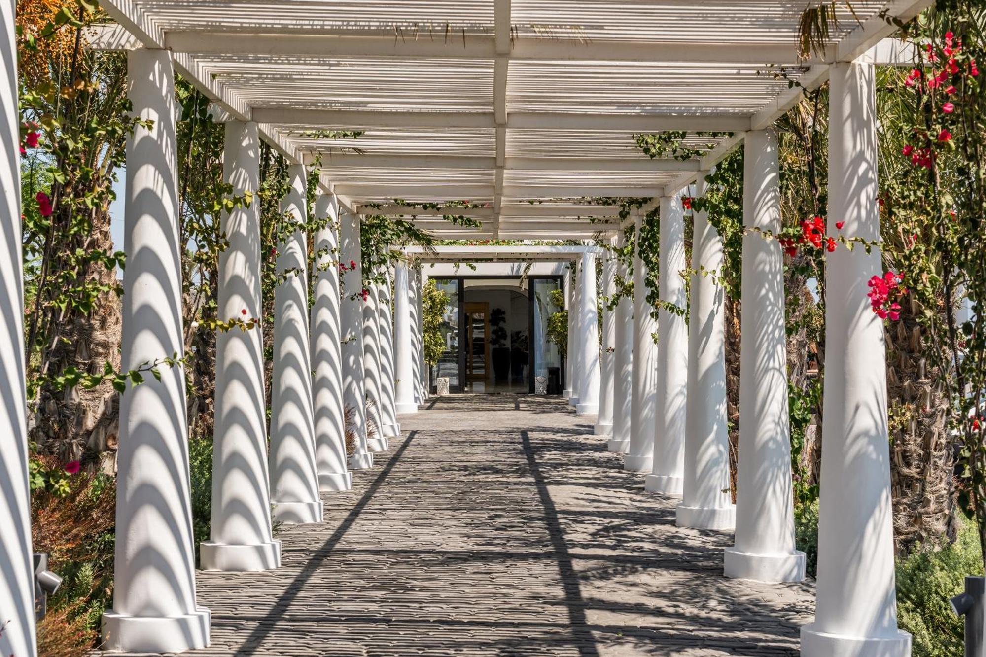 Cresanto Luxury Imerovigli (Santorini)